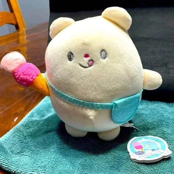 Gokigen Odekake plush 8” - Picture 1 of 7